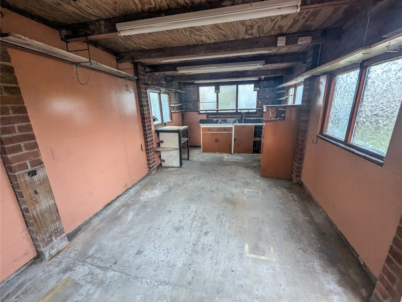 6 Woodend, Pensby, CH61 8RU